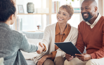 From Meetings to Marketing: 6 Ways to Use Custom-Printed Folders